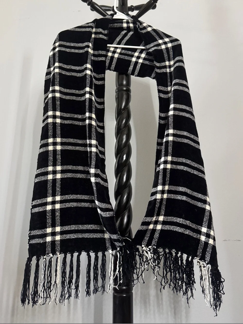 Black and White Plaid Fringe Scarf 37.B